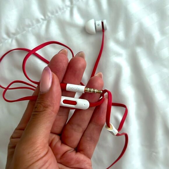 Earphones from Beats by Dre. - Picture 2 of 2